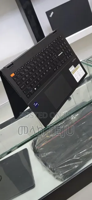 New Laptop Asus VivoBook 15 X505BA 16GB Intel Core i9 SSD 1T