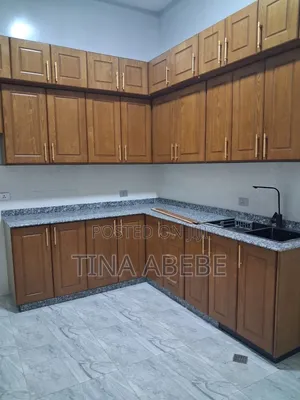5bdrm House in Akaky Kaliti for sale