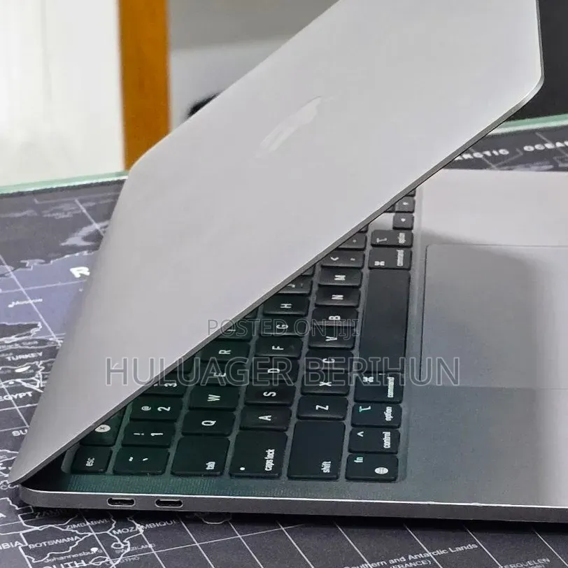 New Laptop Apple MacBook Pro 2022 M2 16GB Apple M2 SSD 512GB