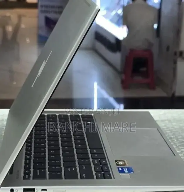 New Laptop HP EliteBook 840 G9 16GB Intel Core i5 SSD 512GB