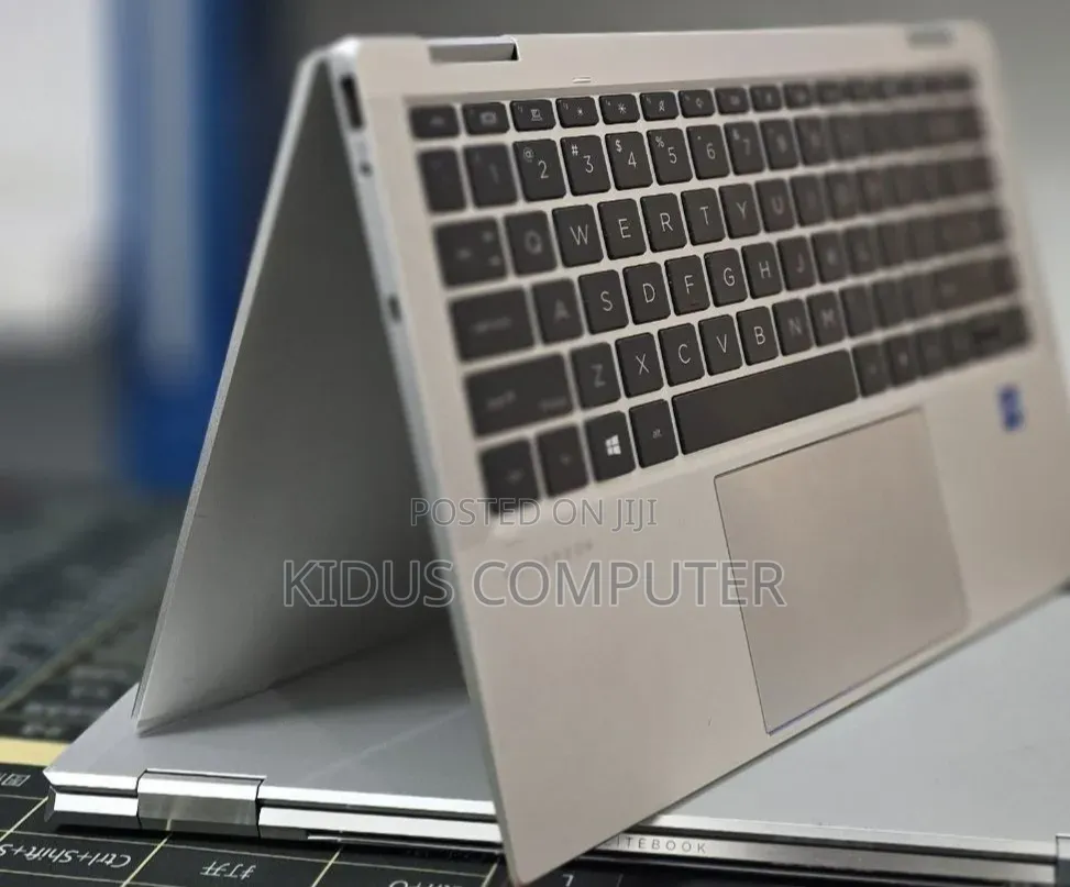 New Laptop HP EliteBook 1040 G8 16GB Intel Core i7 SSD 512GB