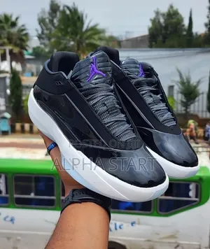 Air Jordan 40
High Master Quality Smooth Sneakers Made in Vietnam