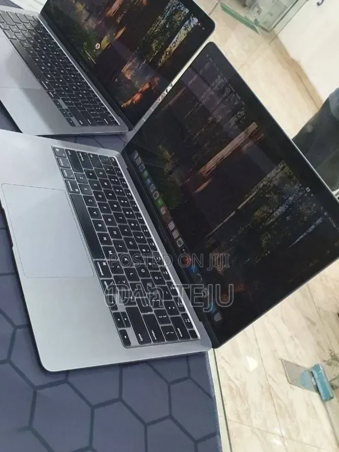 New Laptop Apple MacBook Air 2020 M1 8GB Apple M1 SSD 256GB