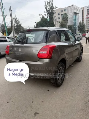 Suzuki Swift 2022 Gray
