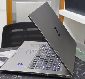 New Laptop HP ZBook Firefly G8 32GB Intel Core i9 SSD 512GB