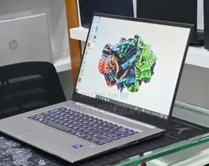 New Laptop HP ZBook Firefly G8 32GB Intel Core i9 SSD 512GB