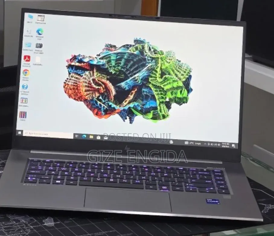 New Laptop HP ZBook Firefly G8 32GB Intel Core i9 SSD 512GB