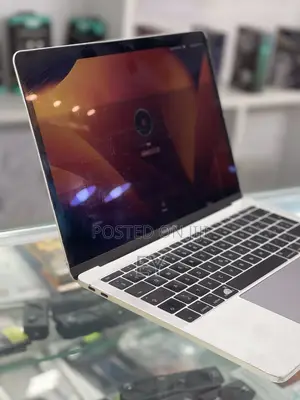 Laptop Apple MacBook Pro 2017 8GB Intel Core i5 eMMC 256GB