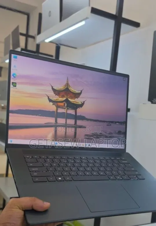New Laptop Dell Inspiron 15 16GB Intel Core i7 SSD 512GB