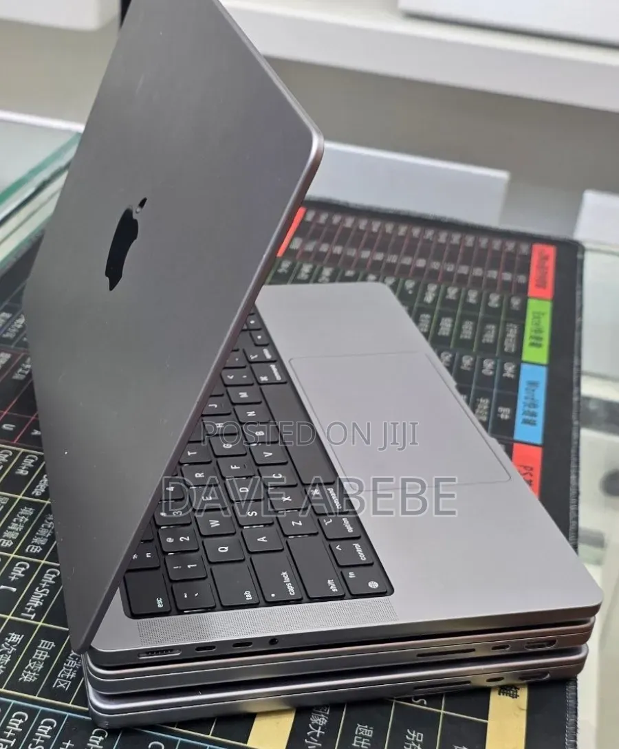 New Laptop Apple MacBook Pro 2021 M1 32GB Apple M1 SSD 1T