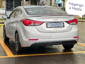 Hyundai Avante 2015 Beige