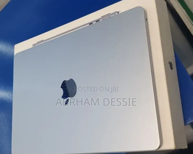 New Laptop Apple MacBook Air 2025 M4 16GB Apple M4 SSD 512GB