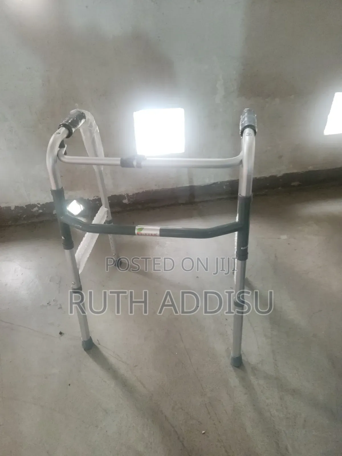 Walker Foldable With Frontal Wheels Medical Walker朱紅walker Medical Aid