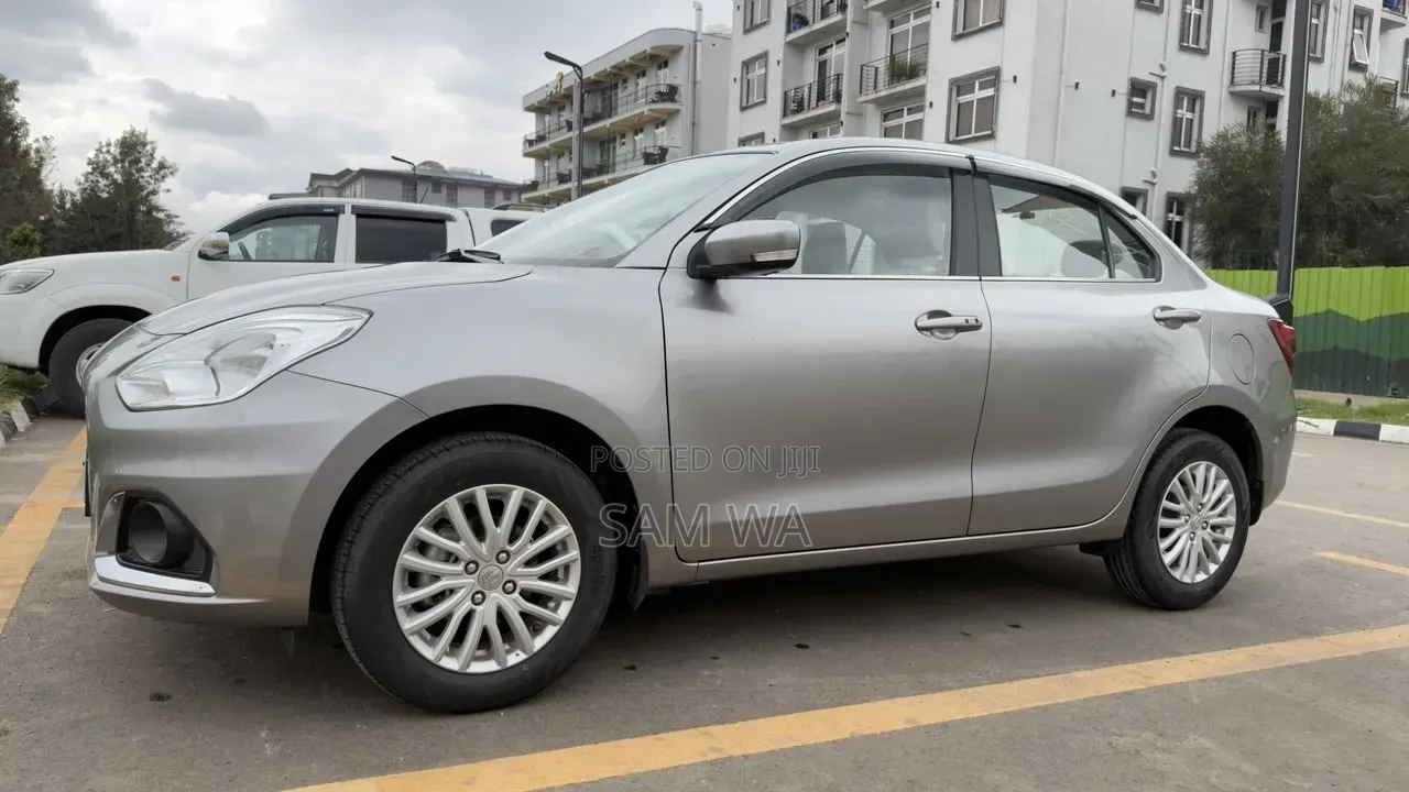 Suzuki Dzire 2022 Silver