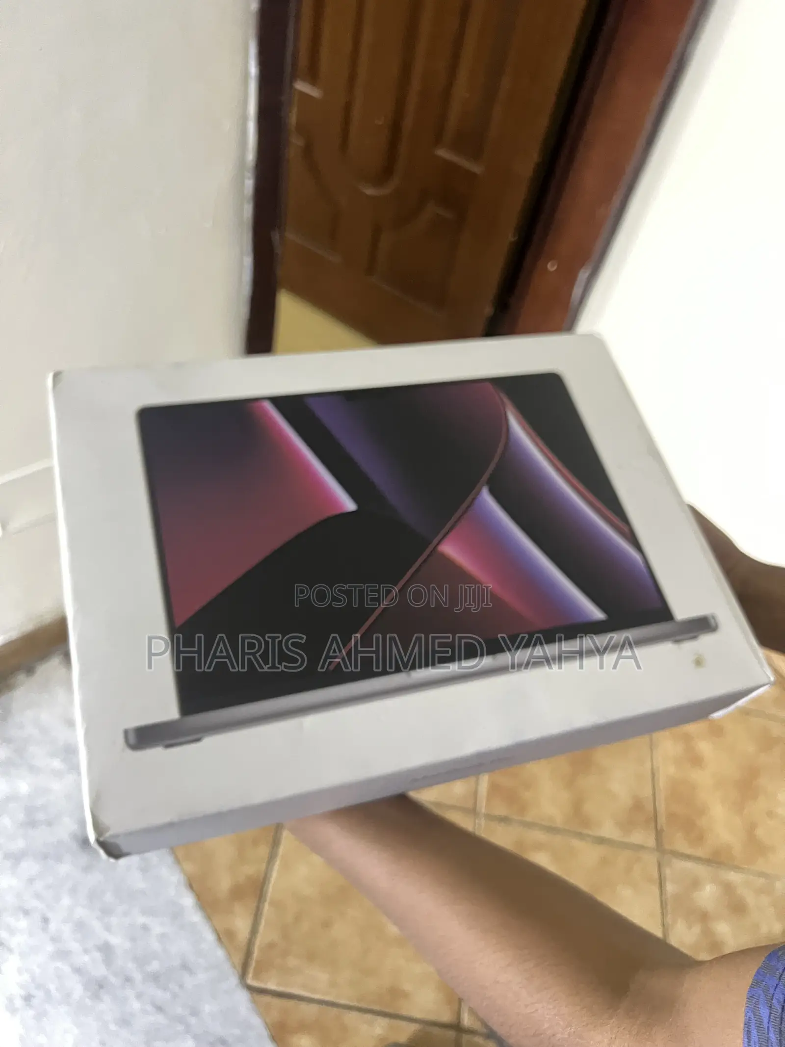 New Laptop Apple MacBook Pro 2023 M2 Pro 16GB Apple M3 Pro SSD 512GB