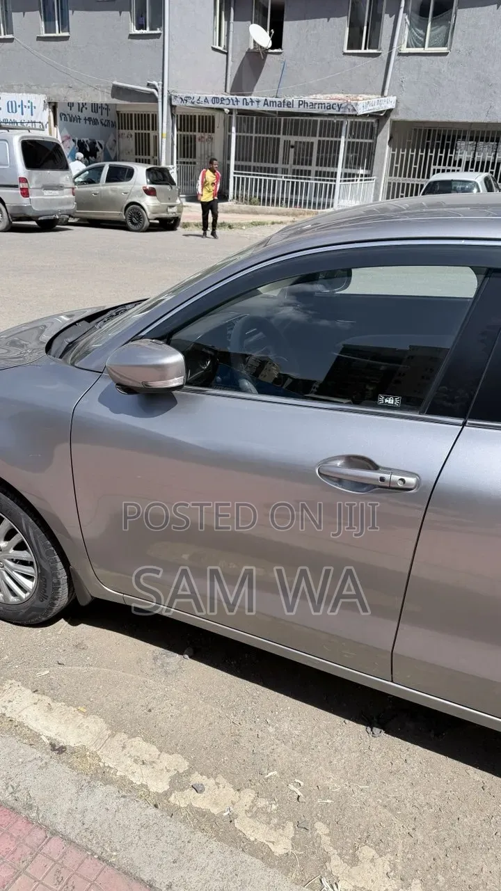 Suzuki Dzire 2022 Silver