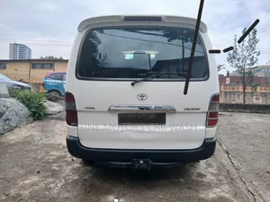Toyota HiAce 2011 White