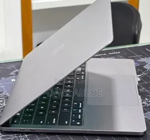 New Laptop Apple MacBook Pro 2022 M2 16GB Apple M2 SSD 512GB