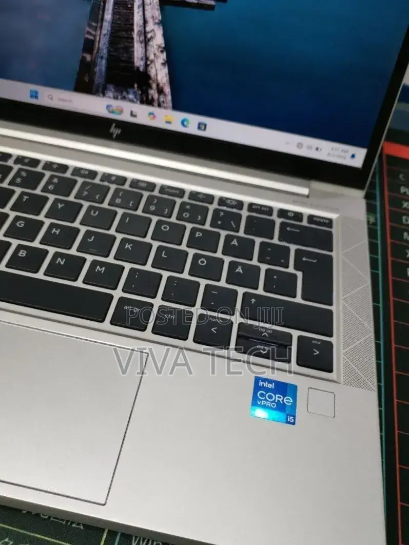 New Laptop HP EliteBook 830 G8 16GB Intel Core i5 SSD 512GB