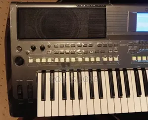 Yamaha PSR S670