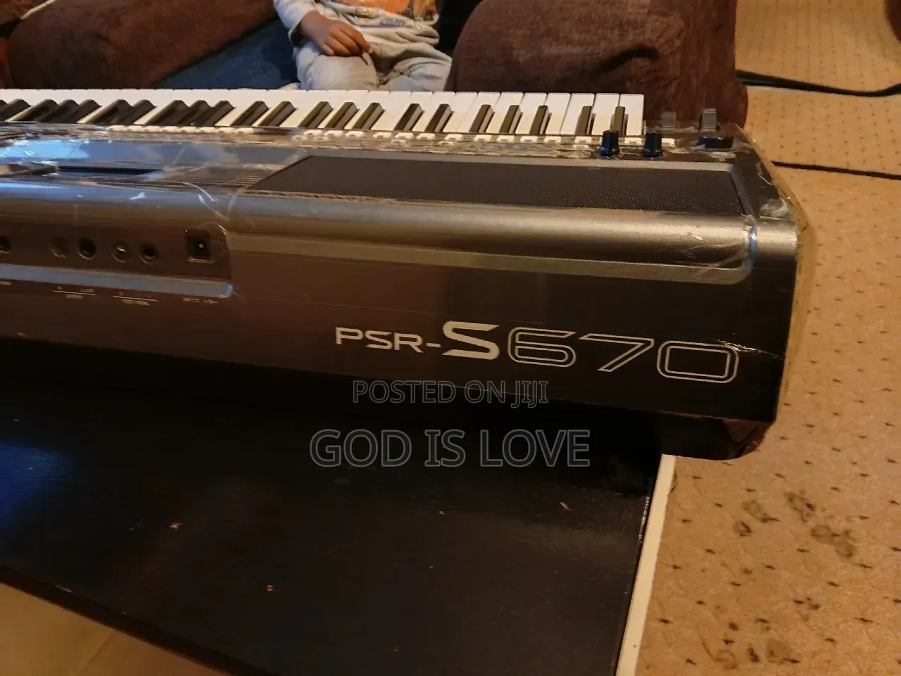 Yamaha PSR S670