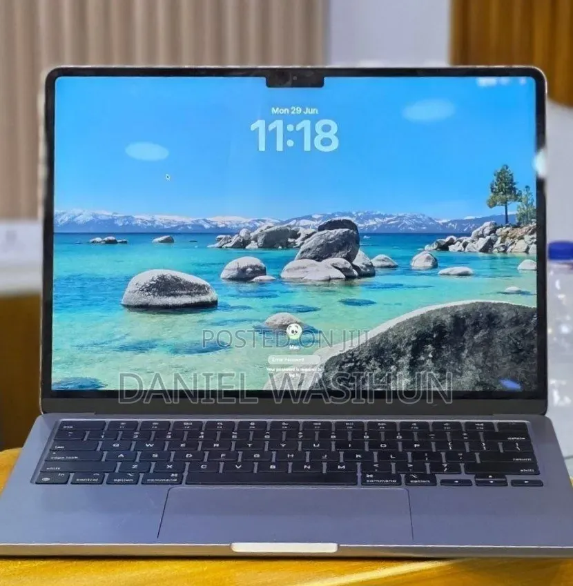 New Laptop Apple MacBook Air 2022 M2 8GB Apple M2 SSD 512GB