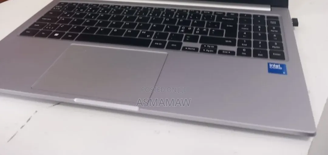 New Laptop Samsung Galaxy Book4 16GB Intel Core i5 SSD 512GB
