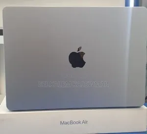 New Laptop Apple MacBook Air 2025 M4 16GB Apple M4 SSD 512GB