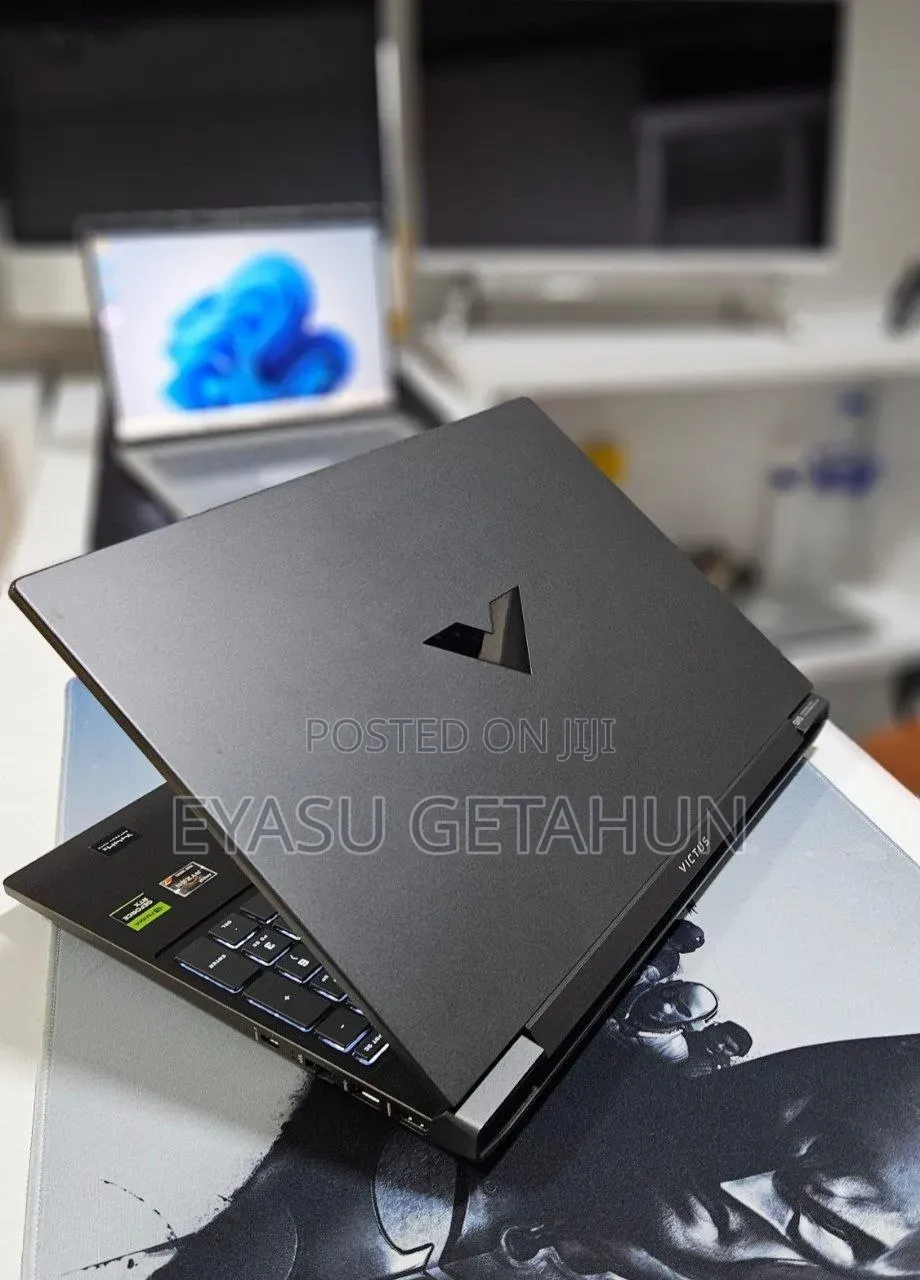 New Laptop HP Victus 15 16GB AMD Ryzen 7 SSD 512GB