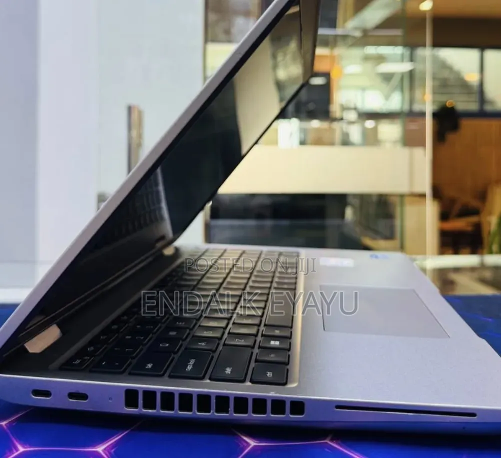 New Laptop Dell Precision 3581 16GB Intel Core i7 SSD 1T