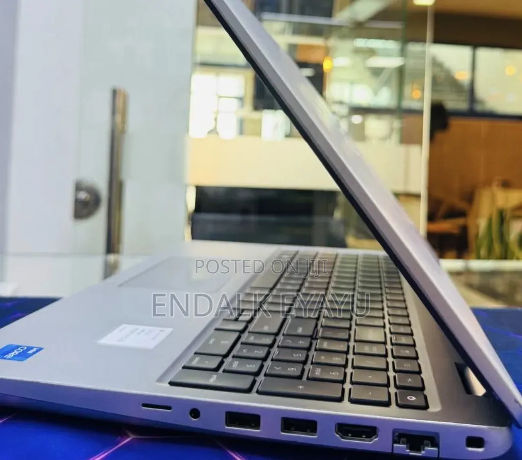 New Laptop Dell Precision 3581 16GB Intel Core i7 SSD 1T