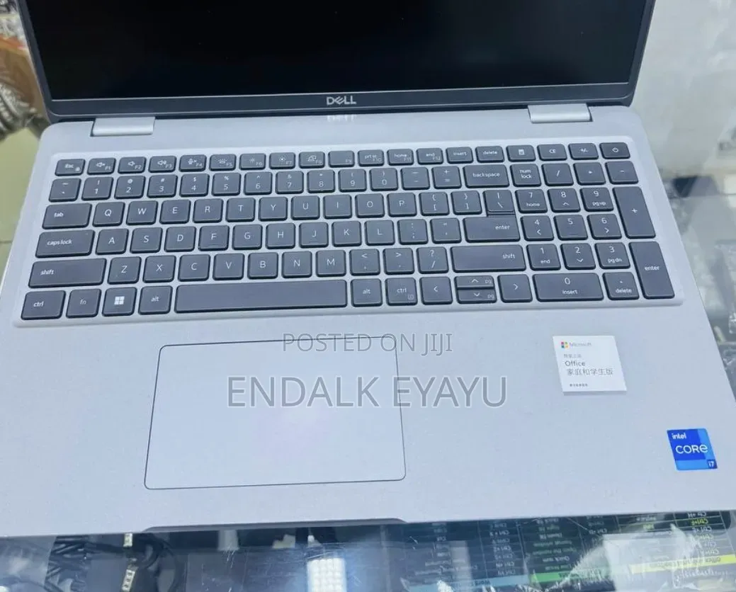 New Laptop Dell Precision 3581 16GB Intel Core i7 SSD 1T