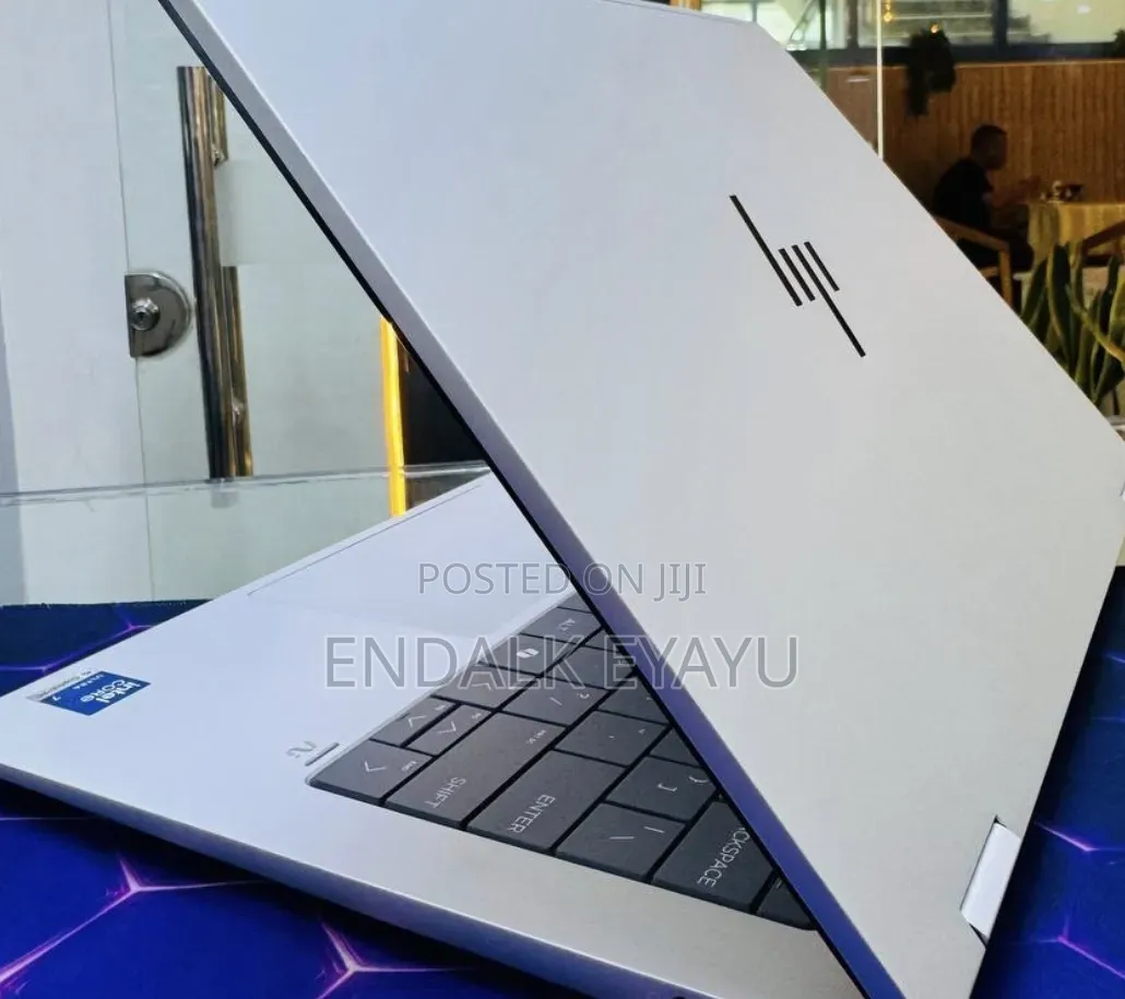 New Laptop HP OmniBook Ultra Flip 14" 16GB Intel Core Ultra 7 SSD 1T