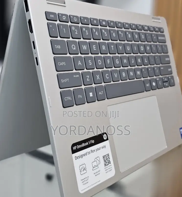 New Laptop HP OmniBook 5 Flip 16GB Intel Core 7 SSD 1T