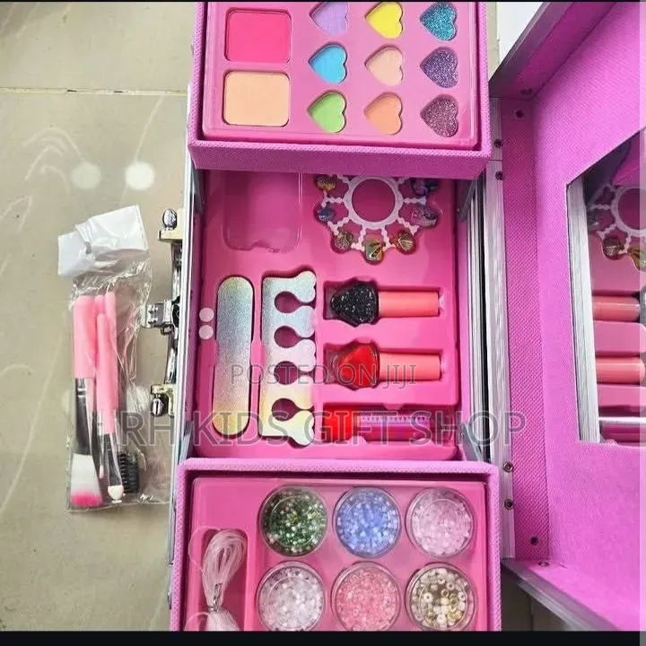 Kids Makeup ( Free Delivery )