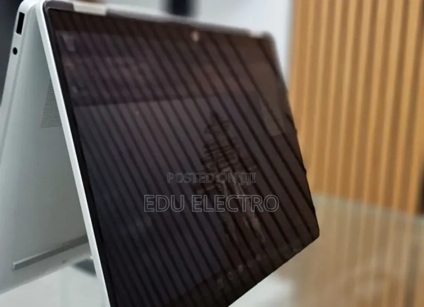 New Laptop HP OmniBook 5 Flip 16GB Intel Core i7 SSD 1T