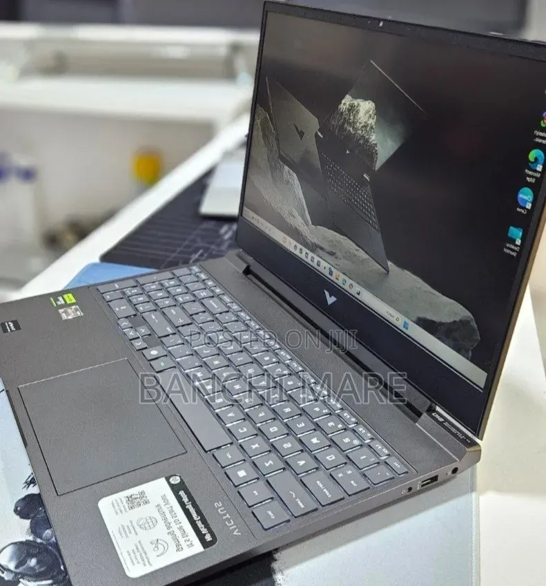 New Laptop HP Victus 15 16GB AMD Ryzen 7 SSD 512GB