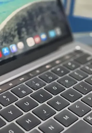 New Laptop Apple MacBook Pro 2022 M2 8GB Apple M2 SSD 512GB