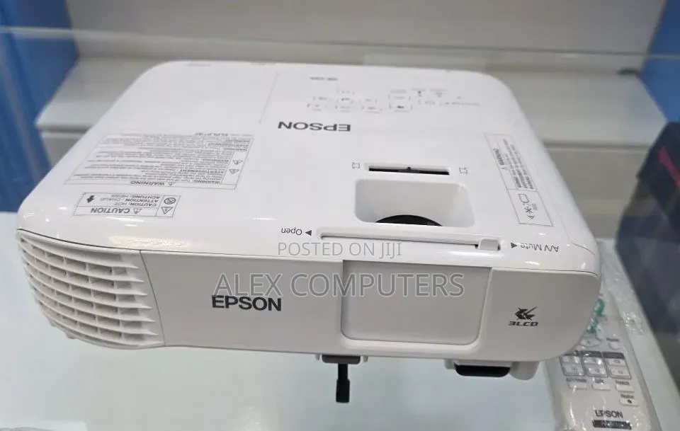 1Brand New EPSON Projector
Model