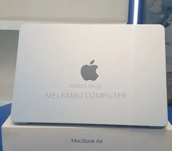 New Laptop Apple MacBook Air 2025 M4 16GB Apple M4 SSD 512GB