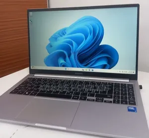 New Laptop Samsung 8GB Intel Core i5 SSD 512GB
