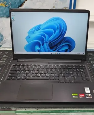New Laptop Lenovo 8GB AMD Ryzen 5 SSD 512GB