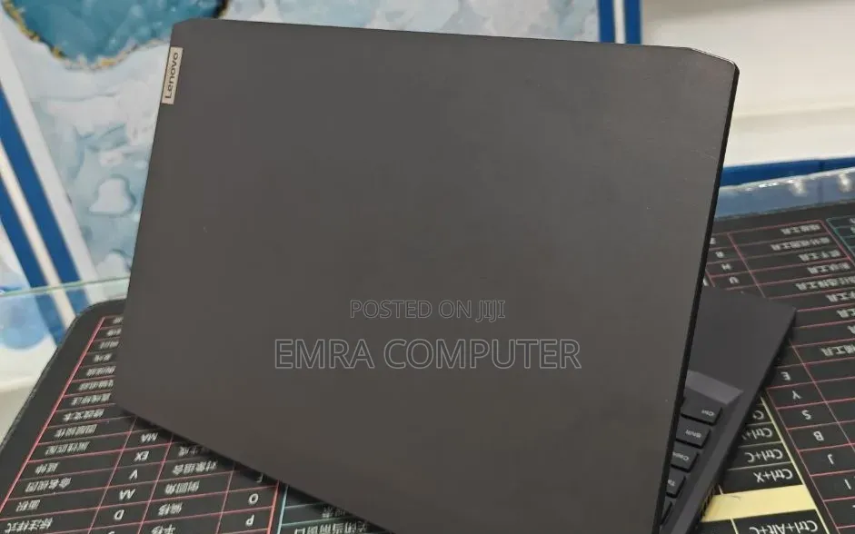 New Laptop Lenovo 8GB AMD Ryzen 5 SSD 512GB