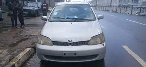 Toyota Platz 2001 Silver
