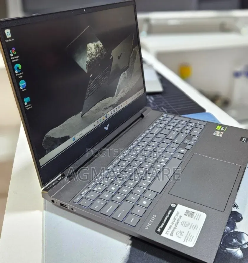 New Laptop HP Victus 15 16GB AMD Ryzen 7 SSD 512GB
