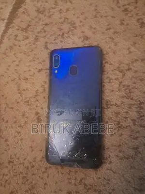 Samsung Galaxy A20 32 GB Blue