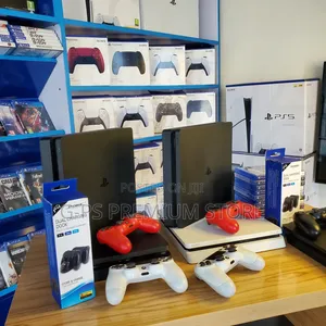 PS4 Slim – 5 Games + 2 Original Controllers