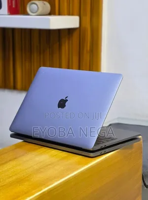 New Laptop Apple MacBook Pro 2019 16GB Intel Core i7 SSD 512GB