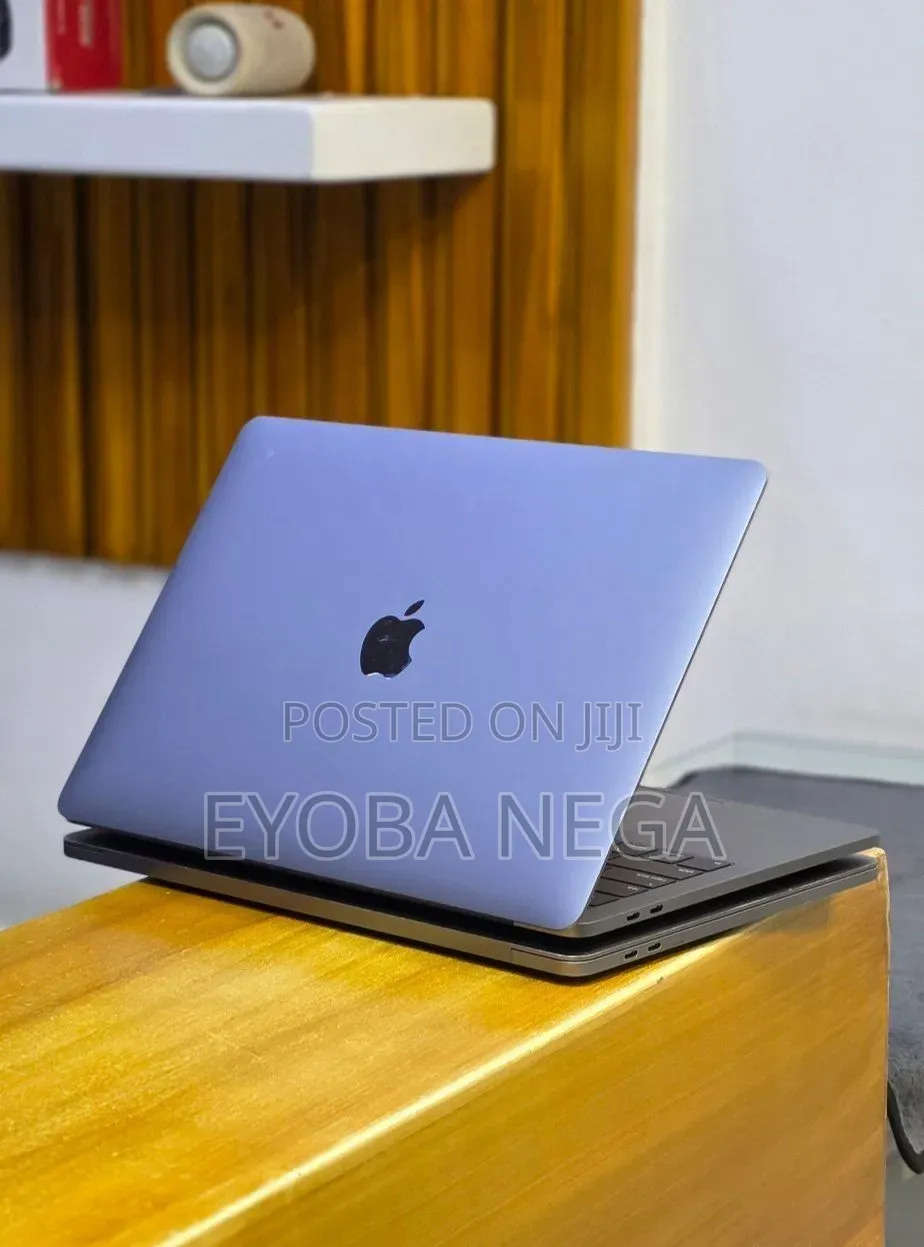 New Laptop Apple MacBook Pro 2019 16GB Intel Core i7 SSD 512GB