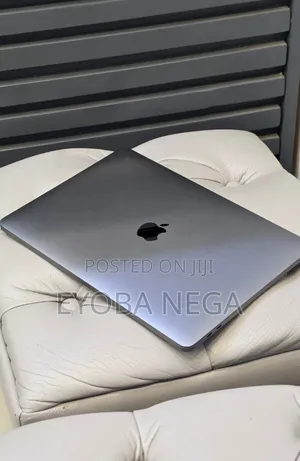 New Laptop Apple MacBook Pro 2019 16GB Intel Core i7 SSD 512GB